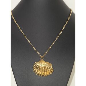 Clam Shell Gold Tone Necklace